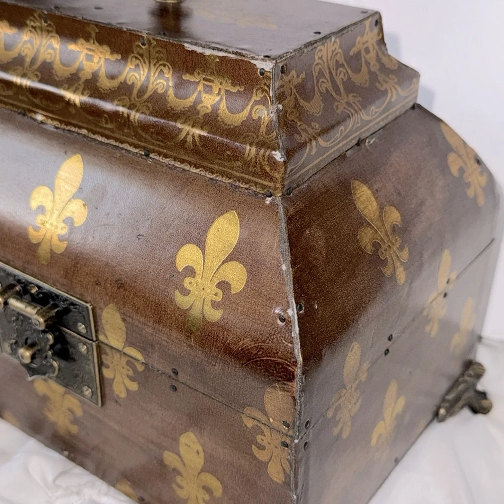 Vintage Fleur De Lis Broach Box Jewelry Casket Storage Box French Louis Rococo